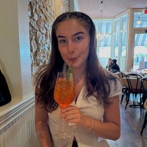 Meet your Posher, Lauren